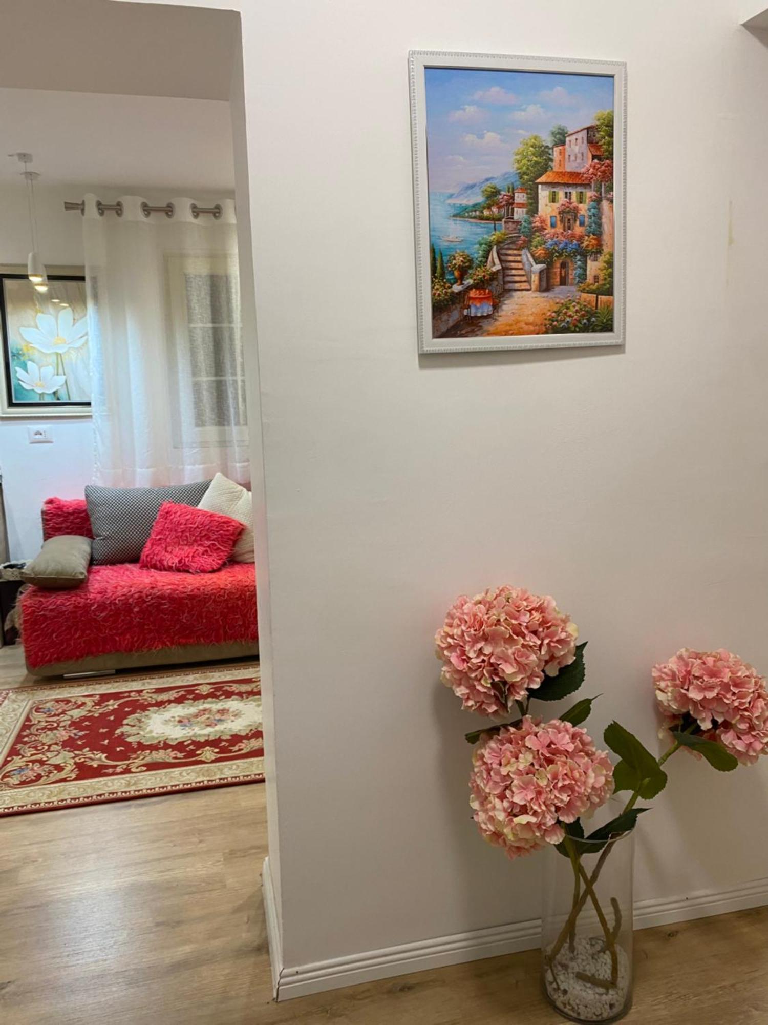 Central Welcoming Apartment In Tirana Eksteriør billede